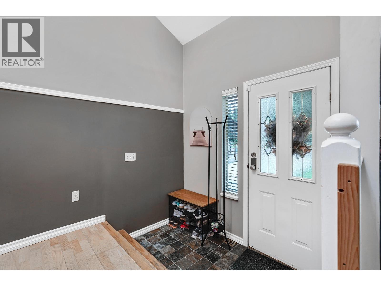 24810 118b Avenue, Maple Ridge, British Columbia  V4R 1Z2 - Photo 3 - R3059406