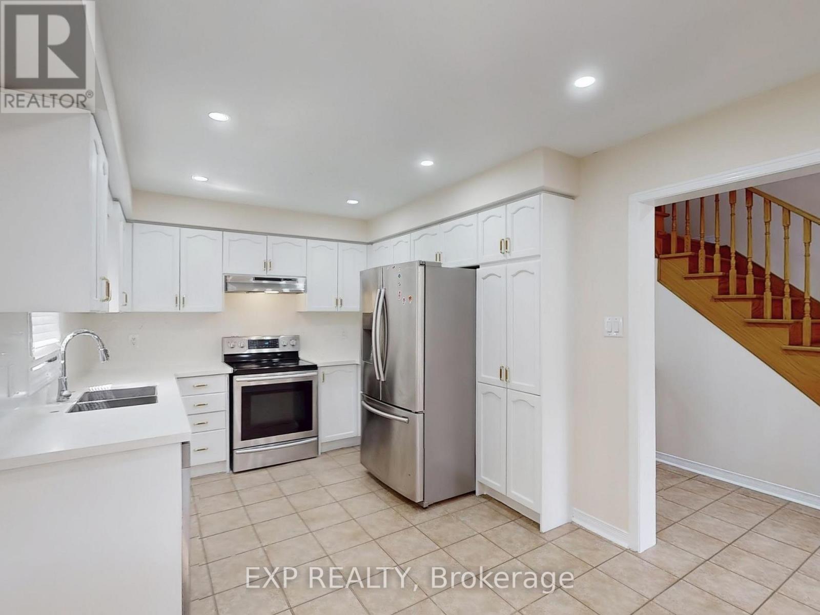 46 Loons Call Crescent, Brampton, Ontario  L6R 2G5 - Photo 10 - W12481807