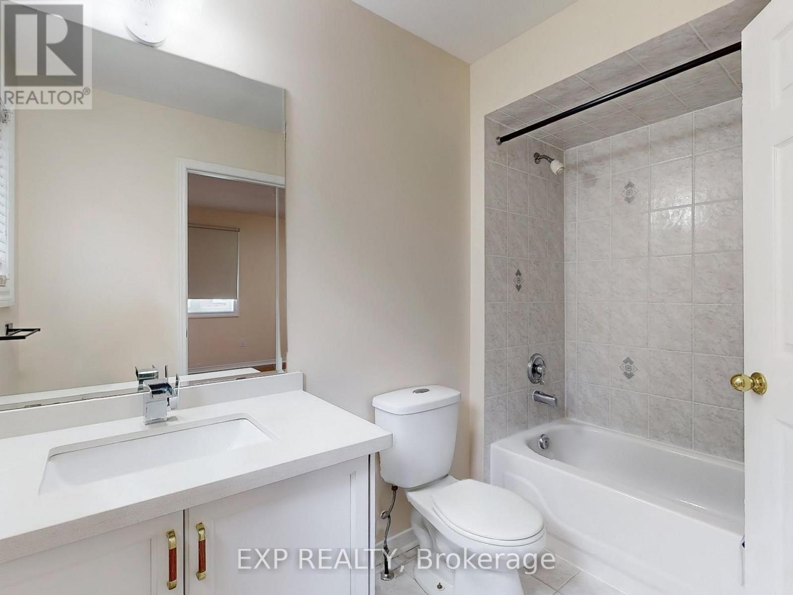 46 Loons Call Crescent, Brampton, Ontario  L6R 2G5 - Photo 21 - W12481807