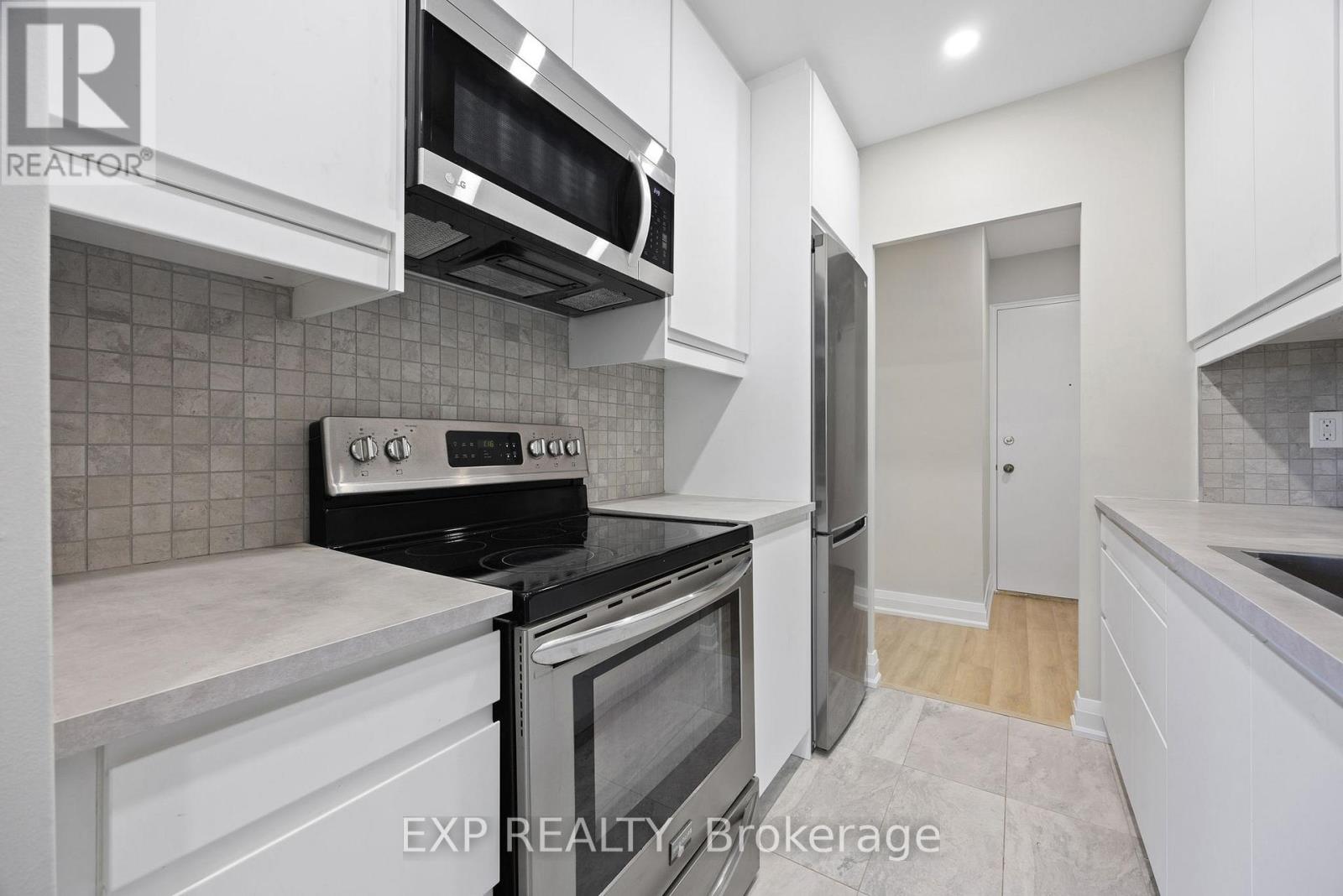 403 - 2961 Dufferin Street, Toronto, Ontario  M6B 3T2 - Photo 11 - W12481814