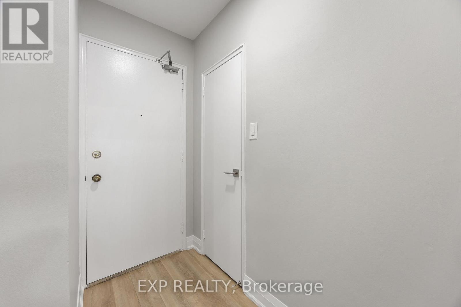 403 - 2961 Dufferin Street, Toronto, Ontario  M6B 3T2 - Photo 2 - W12481814