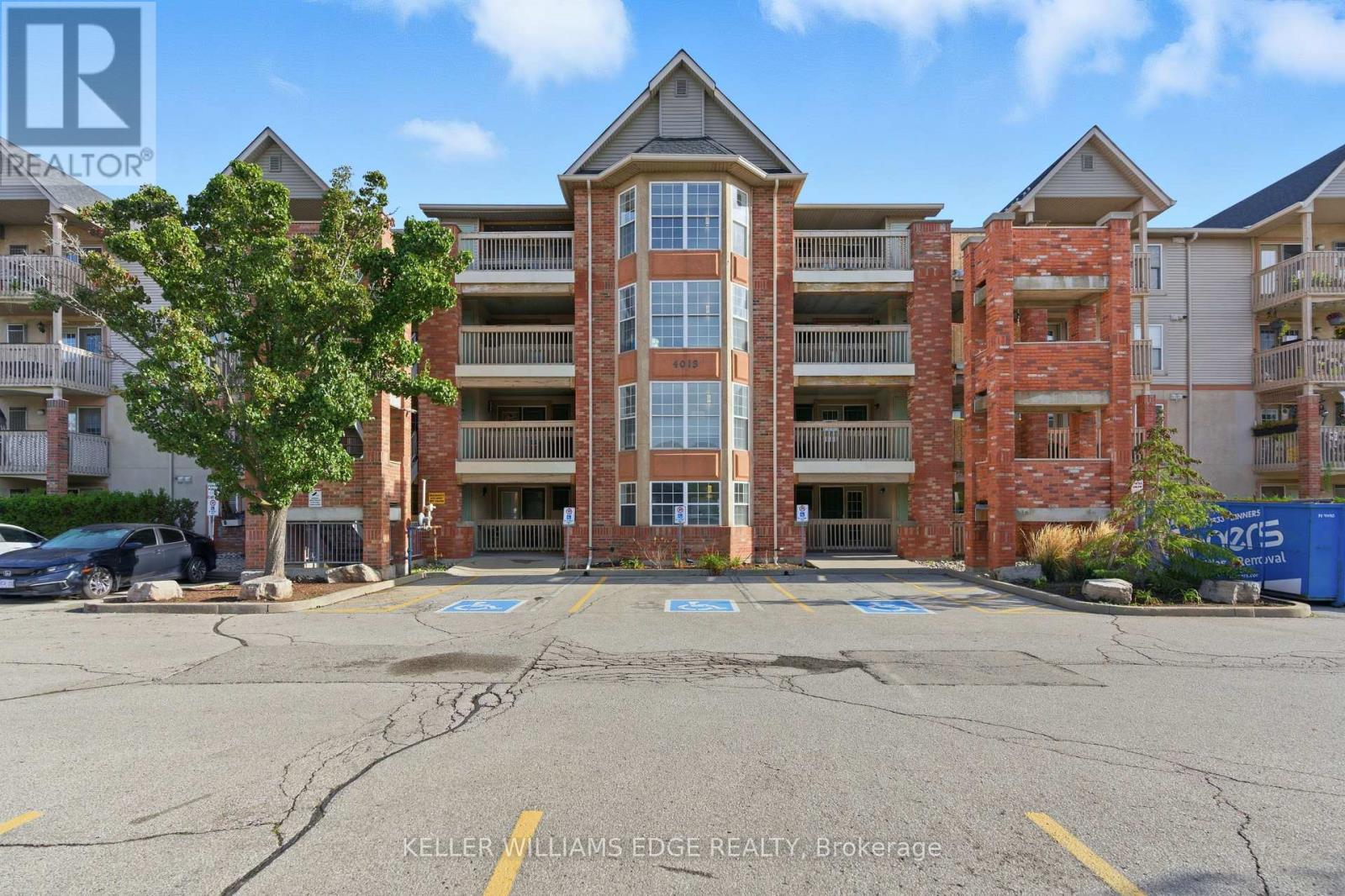 201 - 4013 Kilmer Drive, Burlington, Ontario  L7M 4M3 - Photo 1 - W12481817