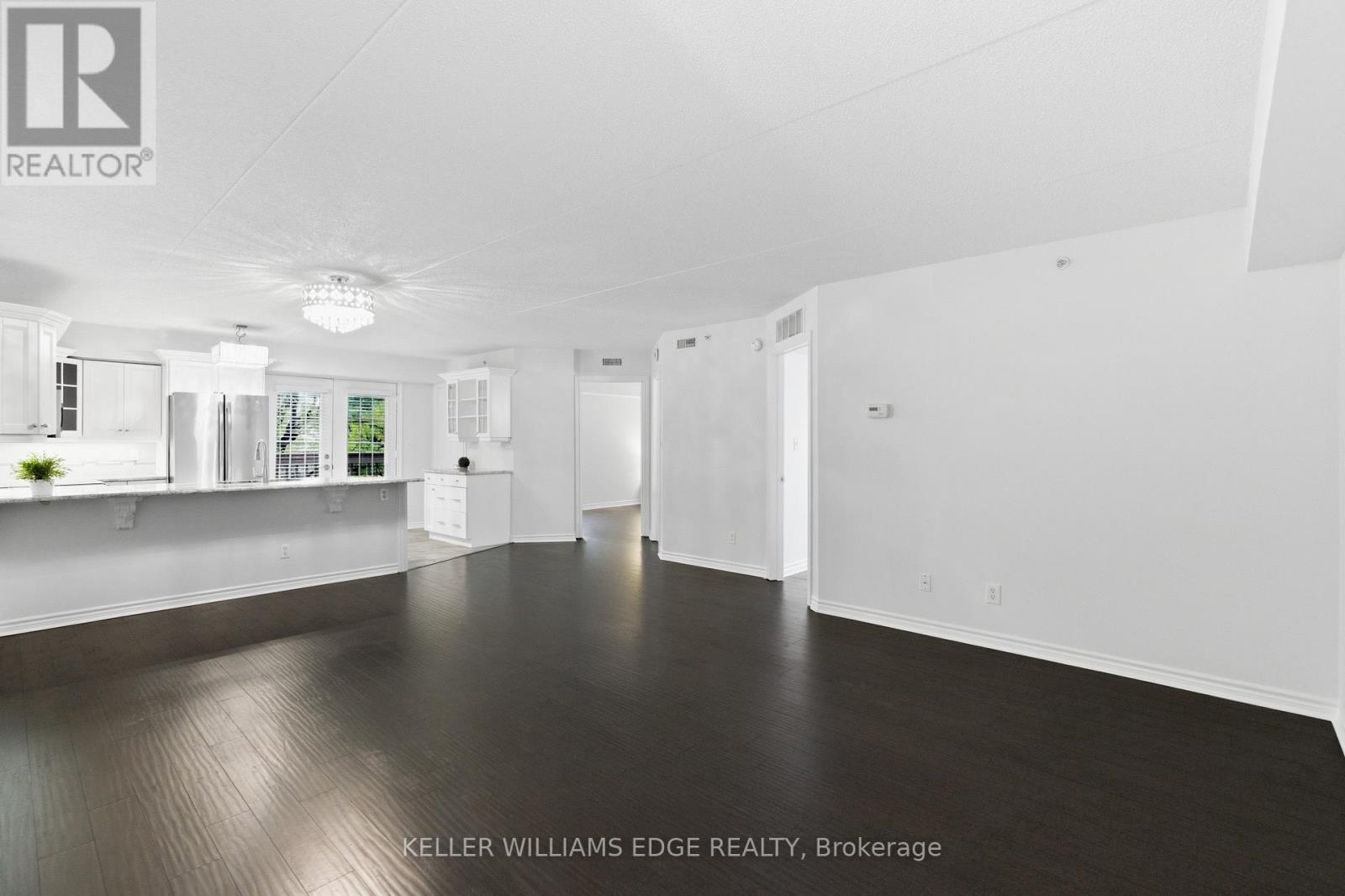 201 - 4013 Kilmer Drive, Burlington, Ontario  L7M 4M3 - Photo 6 - W12481817
