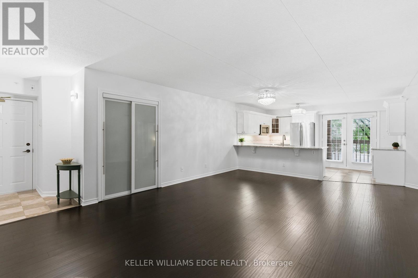 201 - 4013 Kilmer Drive, Burlington, Ontario  L7M 4M3 - Photo 7 - W12481817