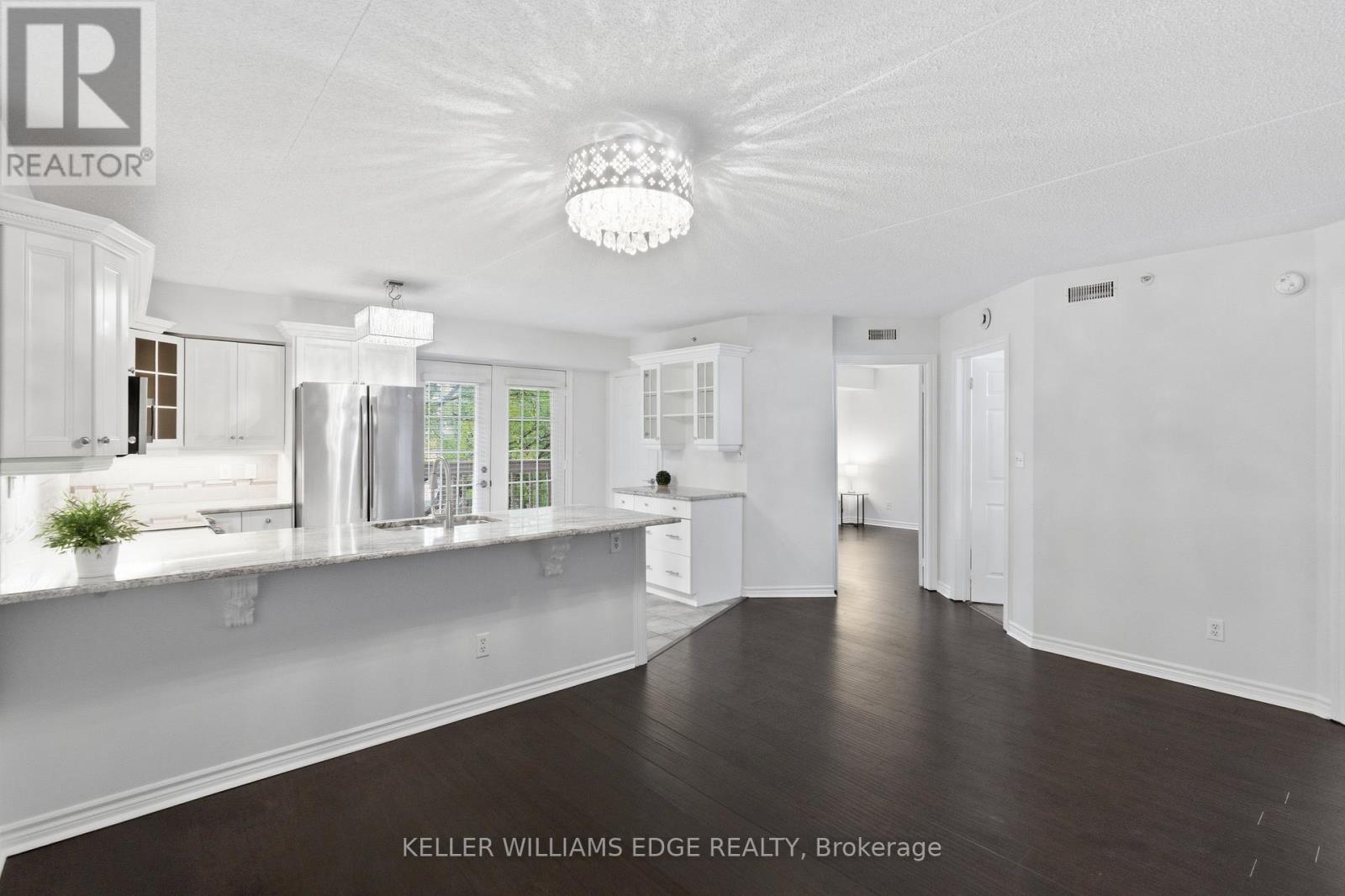 201 - 4013 Kilmer Drive, Burlington, Ontario  L7M 4M3 - Photo 9 - W12481817