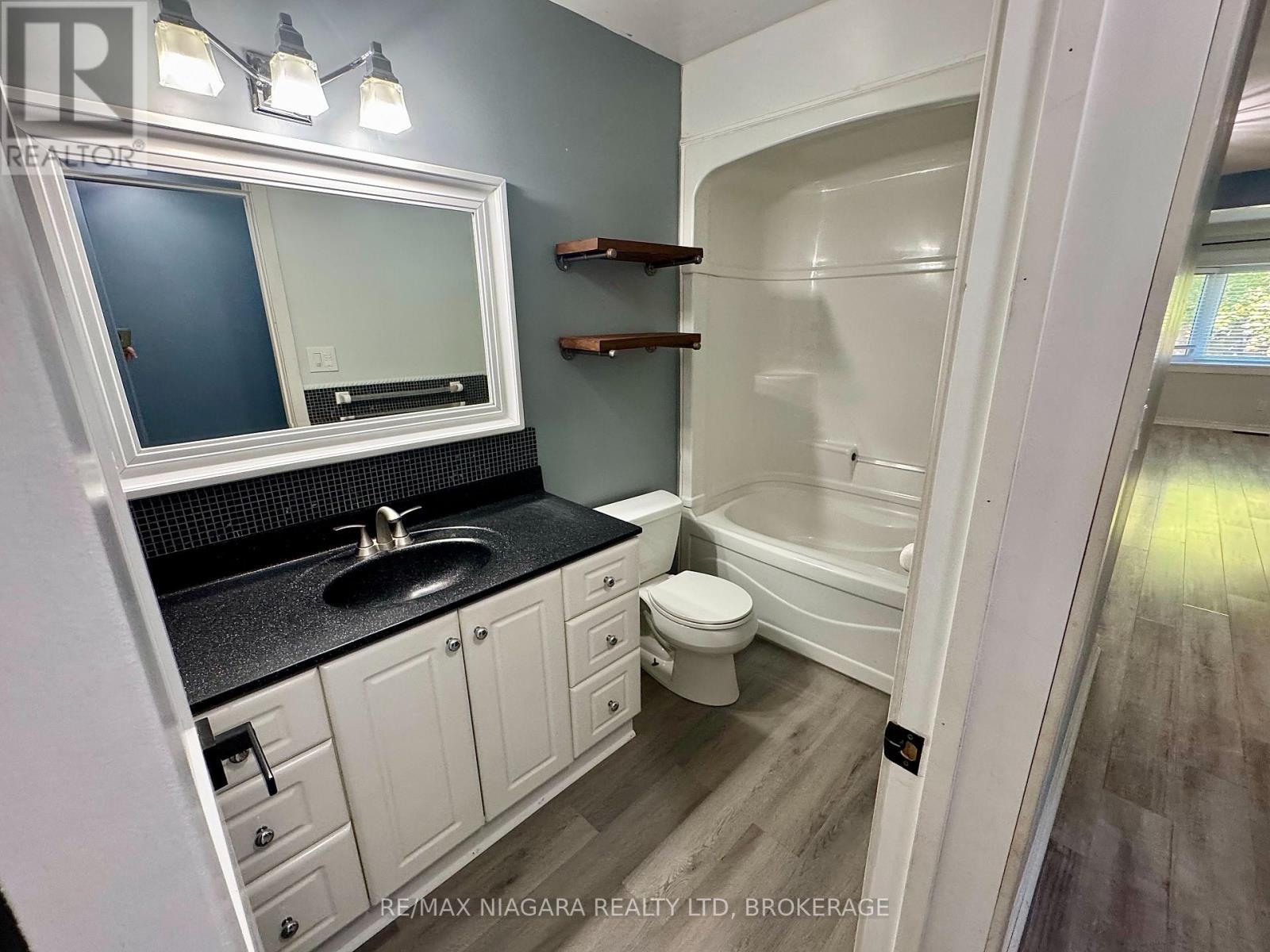 8 Lakehurst Drive, St. Catharines, Ontario  L2N 4C2 - Photo 3 - X12481829