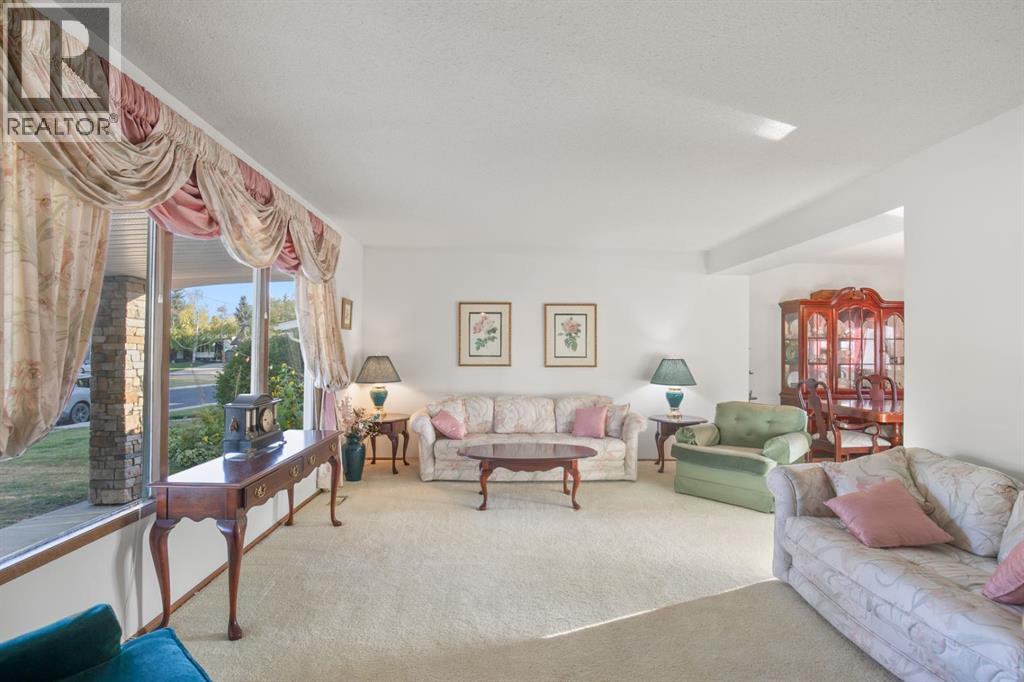 Property at 29 Allan Close image 2