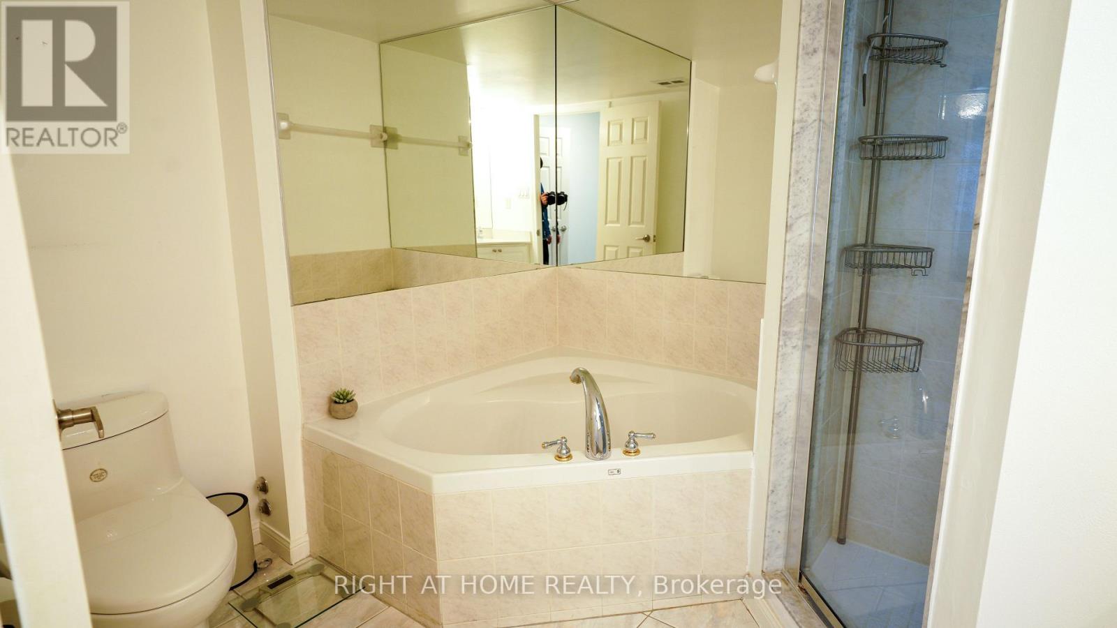408 - 188 Redpath Avenue, Toronto, Ontario  M4P 3J2 - Photo 20 - C12481831
