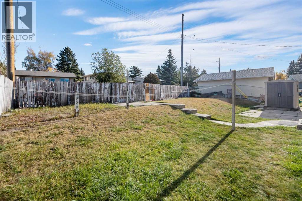 228 Queensland Drive Se, Calgary, Alberta  T2J 3R8 - Photo 43 - A2266895
