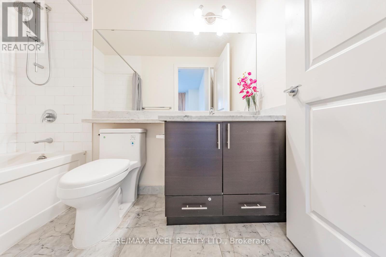 110 - 1 Upper Duke Crescent, Markham, Ontario  L6G 0B6 - Photo 36 - N12481834