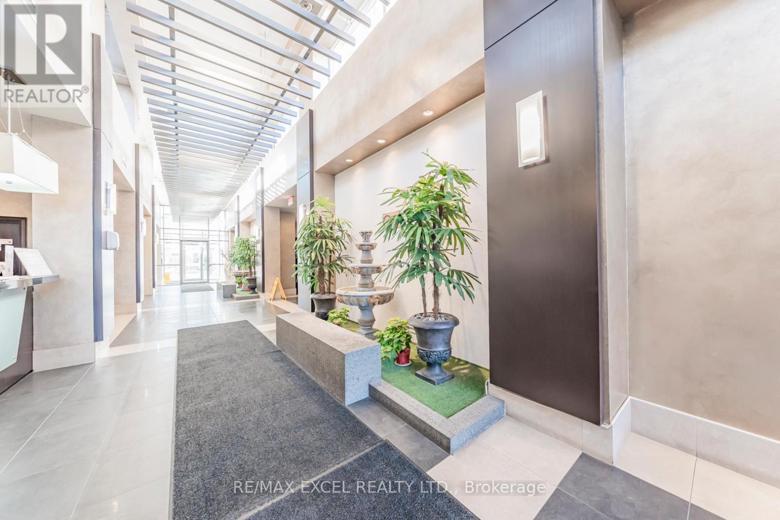 110 - 1 Upper Duke Crescent, Markham, Ontario  L6G 0B6 - Photo 4 - N12481834