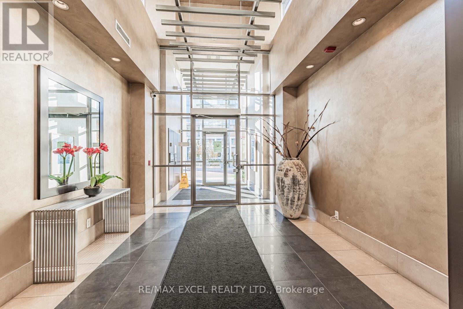 110 - 1 Upper Duke Crescent, Markham, Ontario  L6G 0B6 - Photo 5 - N12481834