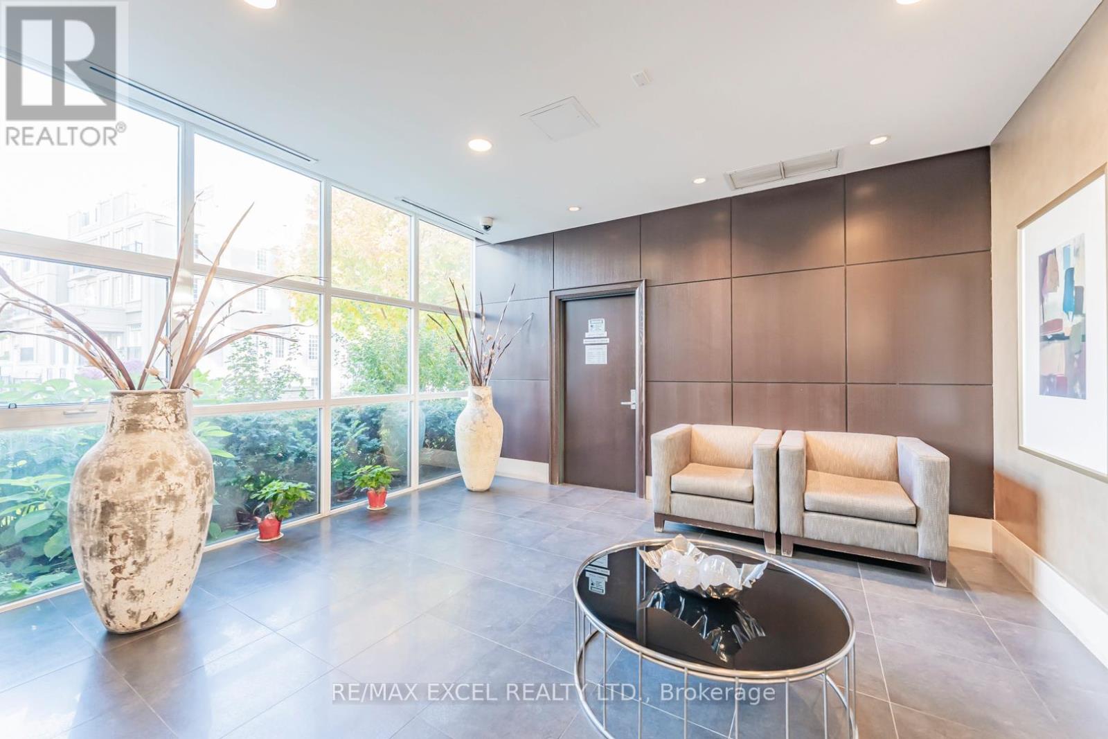 110 - 1 Upper Duke Crescent, Markham, Ontario  L6G 0B6 - Photo 6 - N12481834