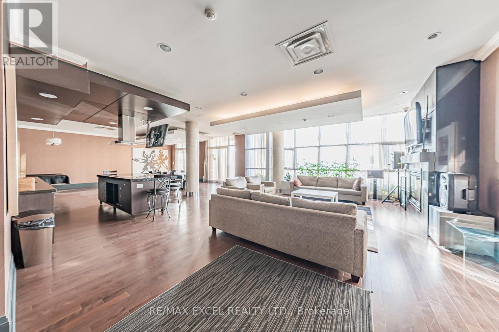 110 - 1 Upper Duke Crescent, Markham, Ontario  L6G 0B6 - Photo 7 - N12481834