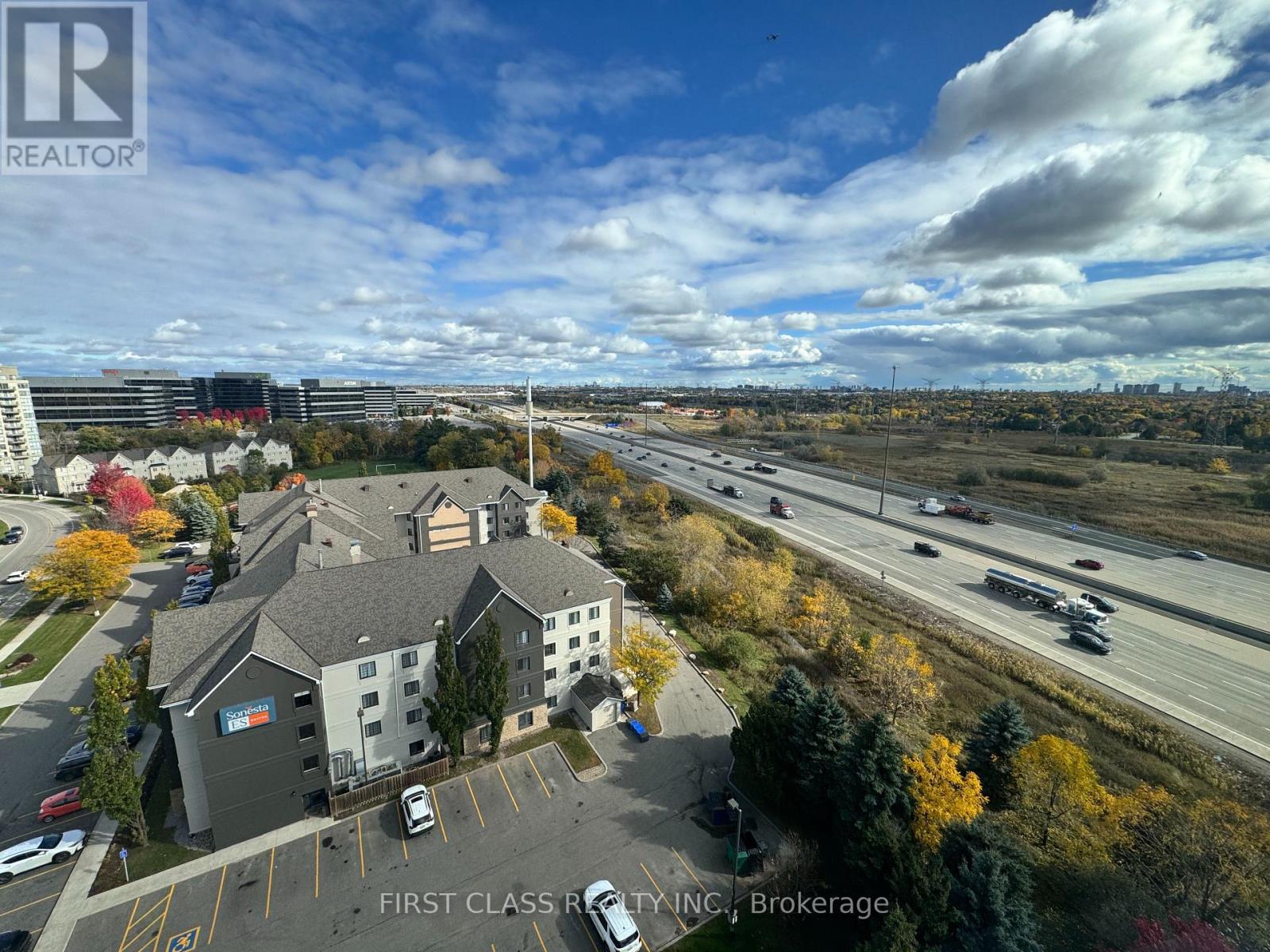 1205 - 325 South Park Road, Markham, Ontario  L3T 0B8 - Photo 2 - N12481847