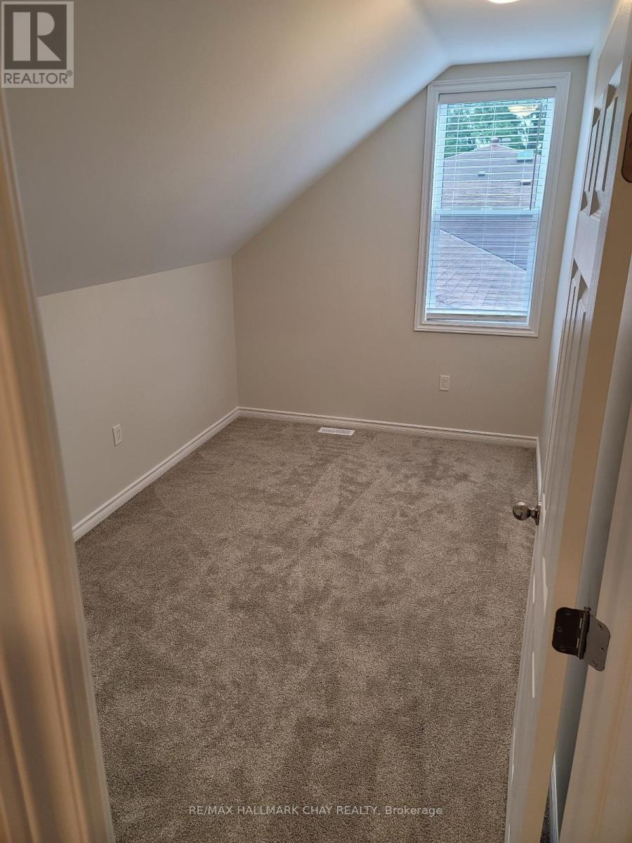 31 Marcus Street, Barrie, Ontario  L4N 3L7 - Photo 13 - S12481837