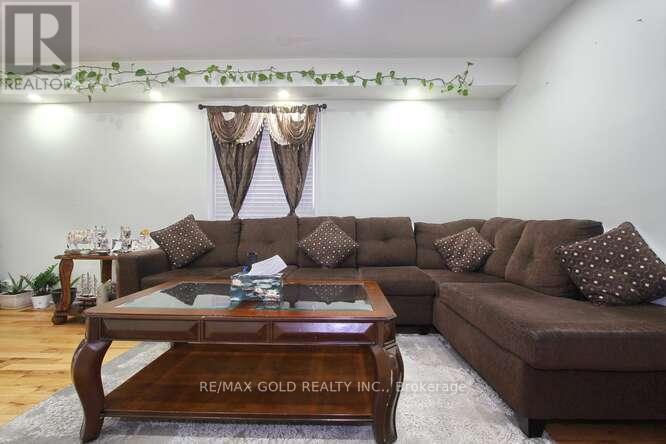 88 Ridgemore Crescent, Brampton, Ontario  L7A 2L5 - Photo 11 - W12481842
