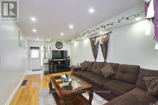 88 Ridgemore Crescent, Brampton, Ontario  L7A 2L5 - Photo 12 - W12481842