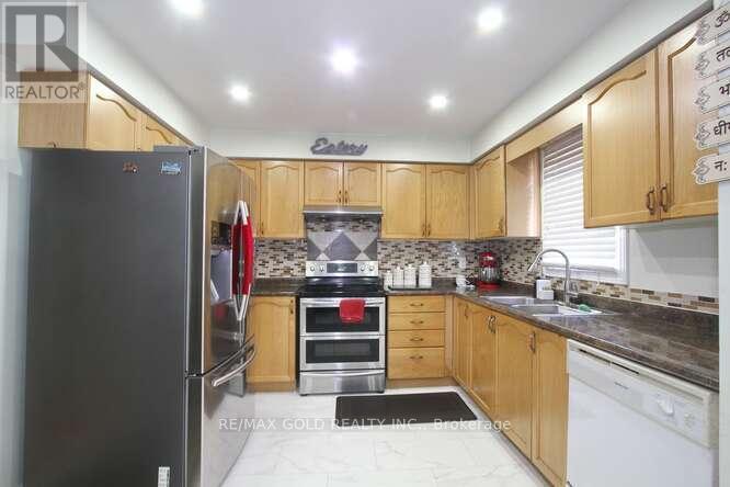88 Ridgemore Crescent, Brampton, Ontario  L7A 2L5 - Photo 15 - W12481842