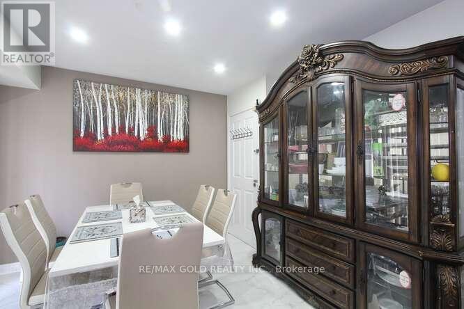 88 Ridgemore Crescent, Brampton, Ontario  L7A 2L5 - Photo 18 - W12481842