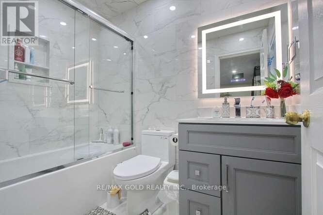 88 Ridgemore Crescent, Brampton, Ontario  L7A 2L5 - Photo 24 - W12481842