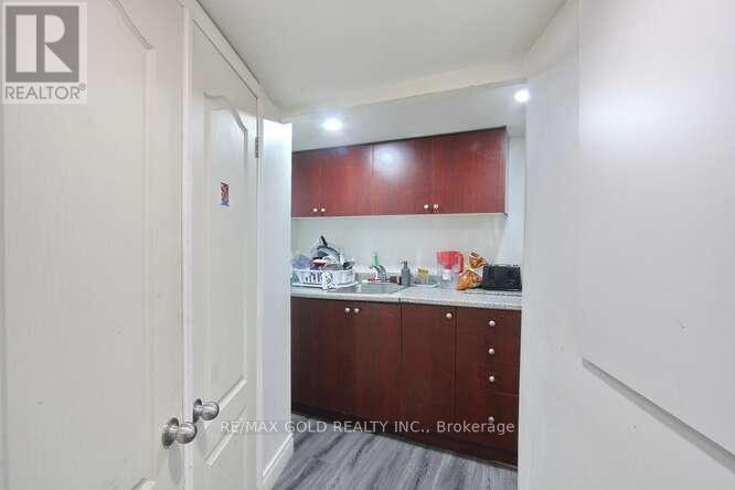 88 Ridgemore Crescent, Brampton, Ontario  L7A 2L5 - Photo 38 - W12481842