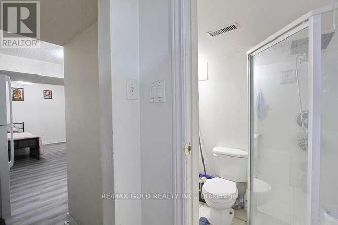88 Ridgemore Crescent, Brampton, Ontario  L7A 2L5 - Photo 39 - W12481842