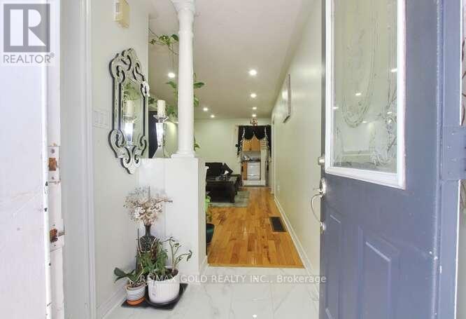 88 Ridgemore Crescent, Brampton, Ontario  L7A 2L5 - Photo 6 - W12481842