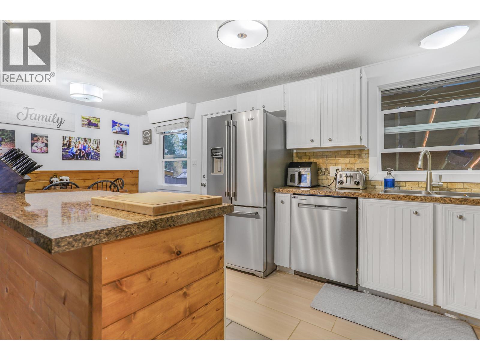 24 Farrow Street, Kitimat, British Columbia  V8C 1E2 - Photo 10 - R3060882