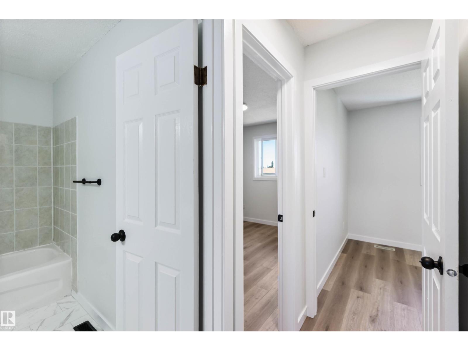 1096 Millbourne Rd E Nw, Edmonton, Alberta  T6K 1W1 - Photo 8 - E4463505