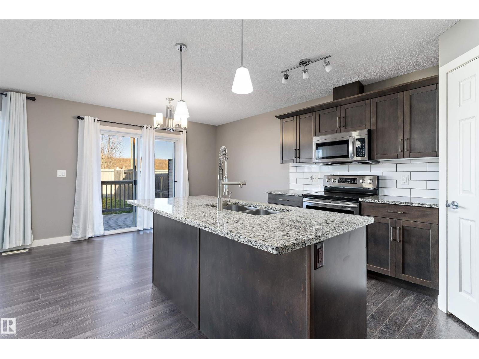 3520 49 Avenue, Beaumont, Alberta  T4X 2B5 - Photo 4 - E4463504