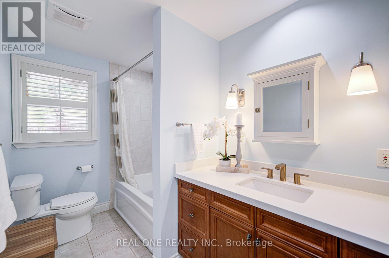 250 Belvenia Road, Burlington, Ontario  L7L 2G4 - Photo 24 - W12481866
