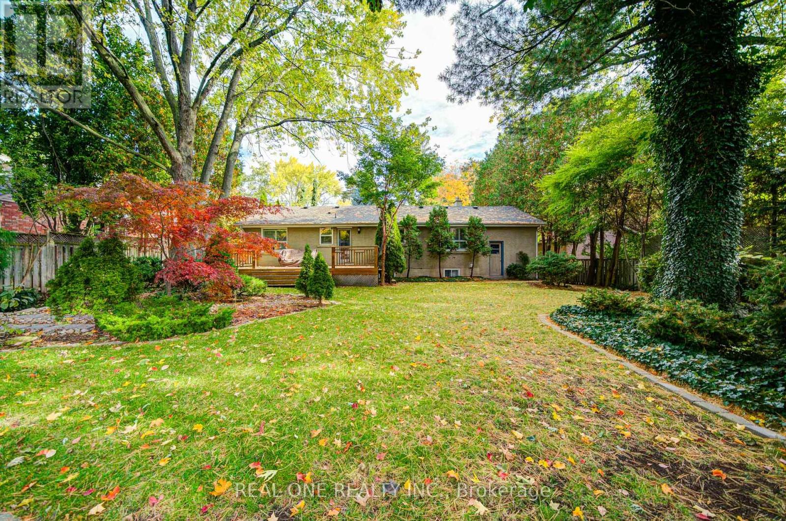 250 Belvenia Road, Burlington, Ontario  L7L 2G4 - Photo 37 - W12481866