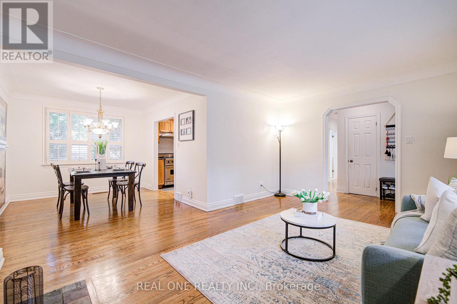 250 Belvenia Road, Burlington, Ontario  L7L 2G4 - Photo 8 - W12481866