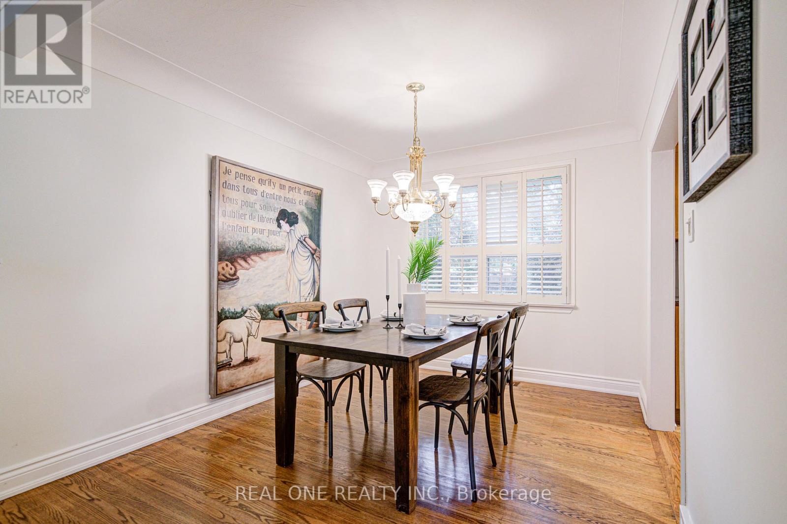 250 Belvenia Road, Burlington, Ontario  L7L 2G4 - Photo 9 - W12481866