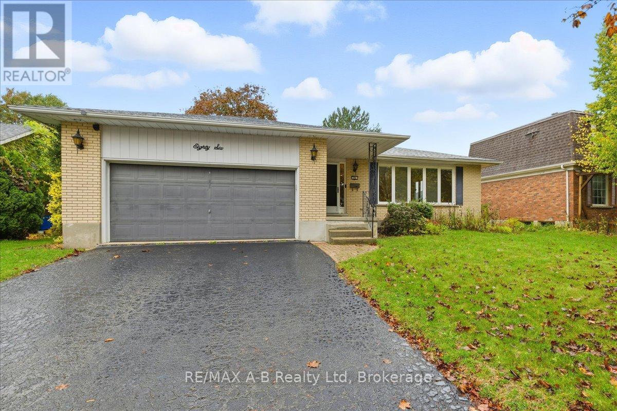 86 WINDEMERE CRESCENT, Stratford, Ontario