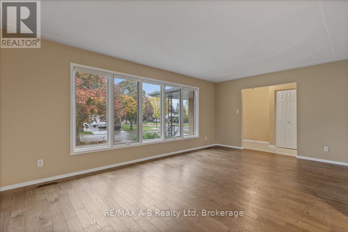 86 Windemere Crescent, Stratford, Ontario  N5A 6B1 - Photo 10 - X12481870