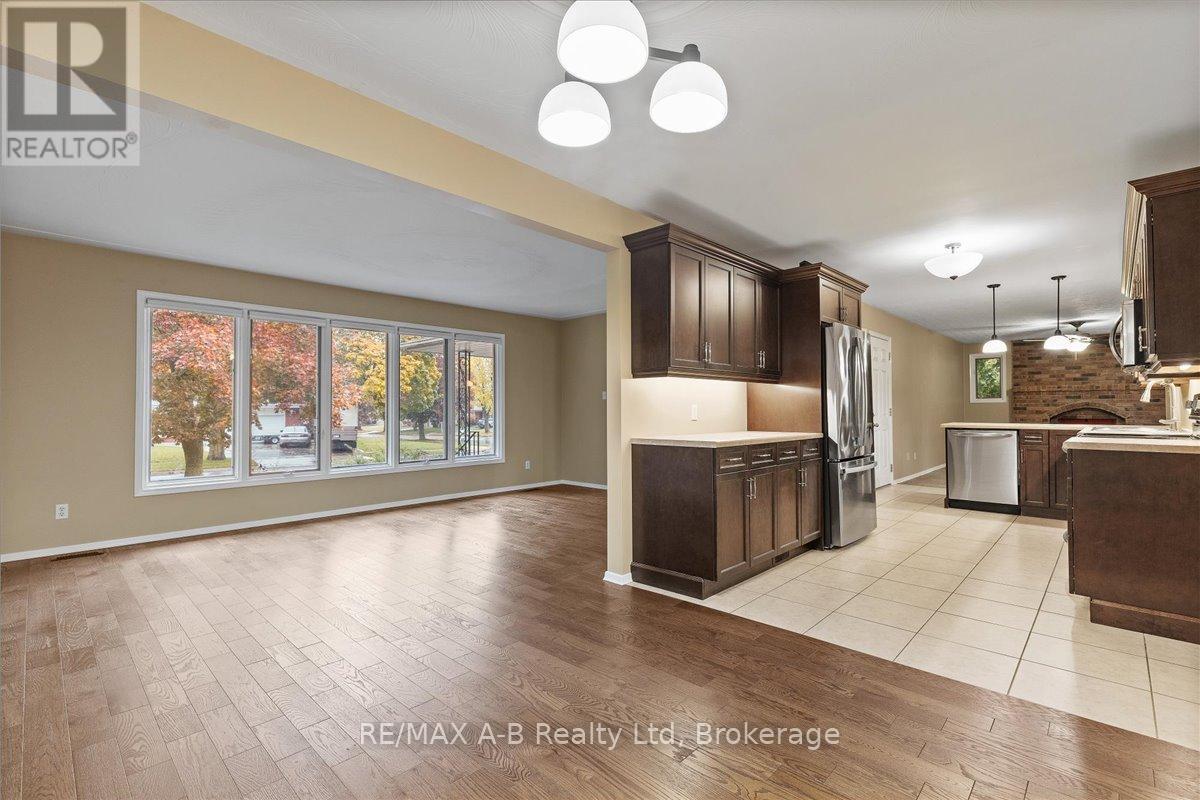 86 Windemere Crescent, Stratford, Ontario  N5A 6B1 - Photo 12 - X12481870