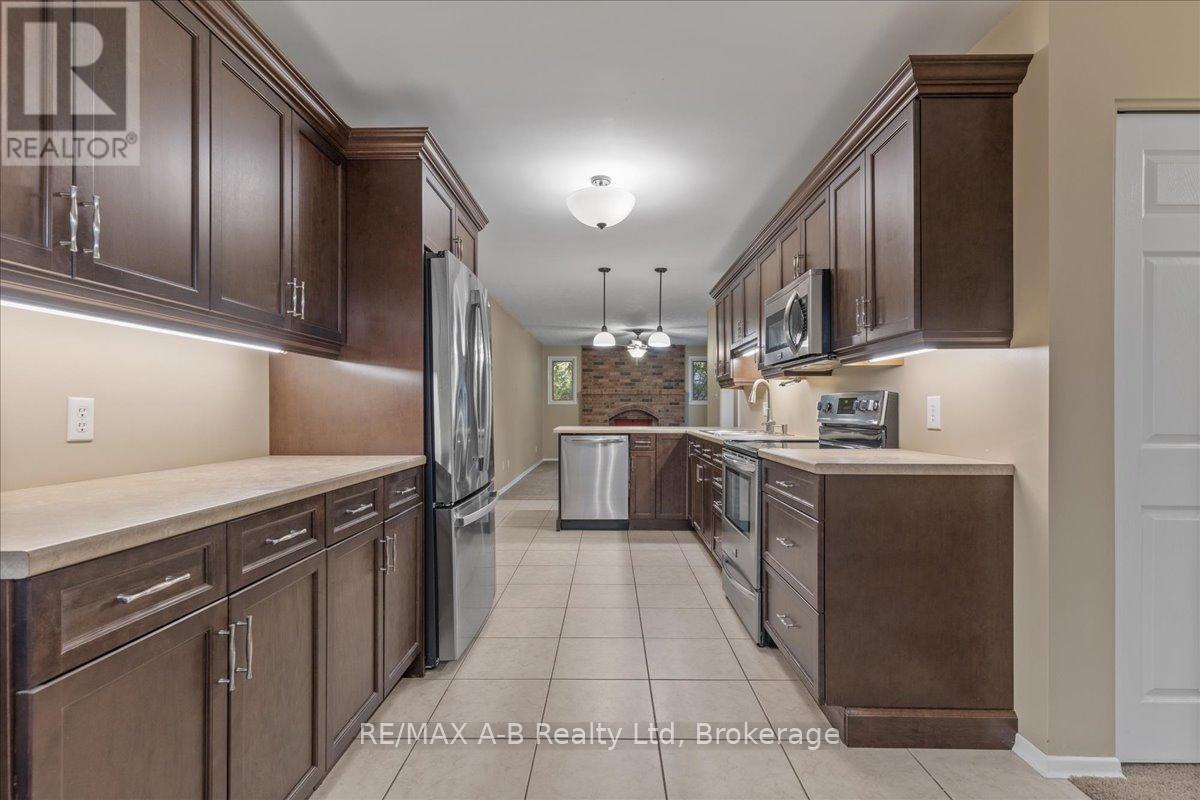 86 Windemere Crescent, Stratford, Ontario  N5A 6B1 - Photo 13 - X12481870