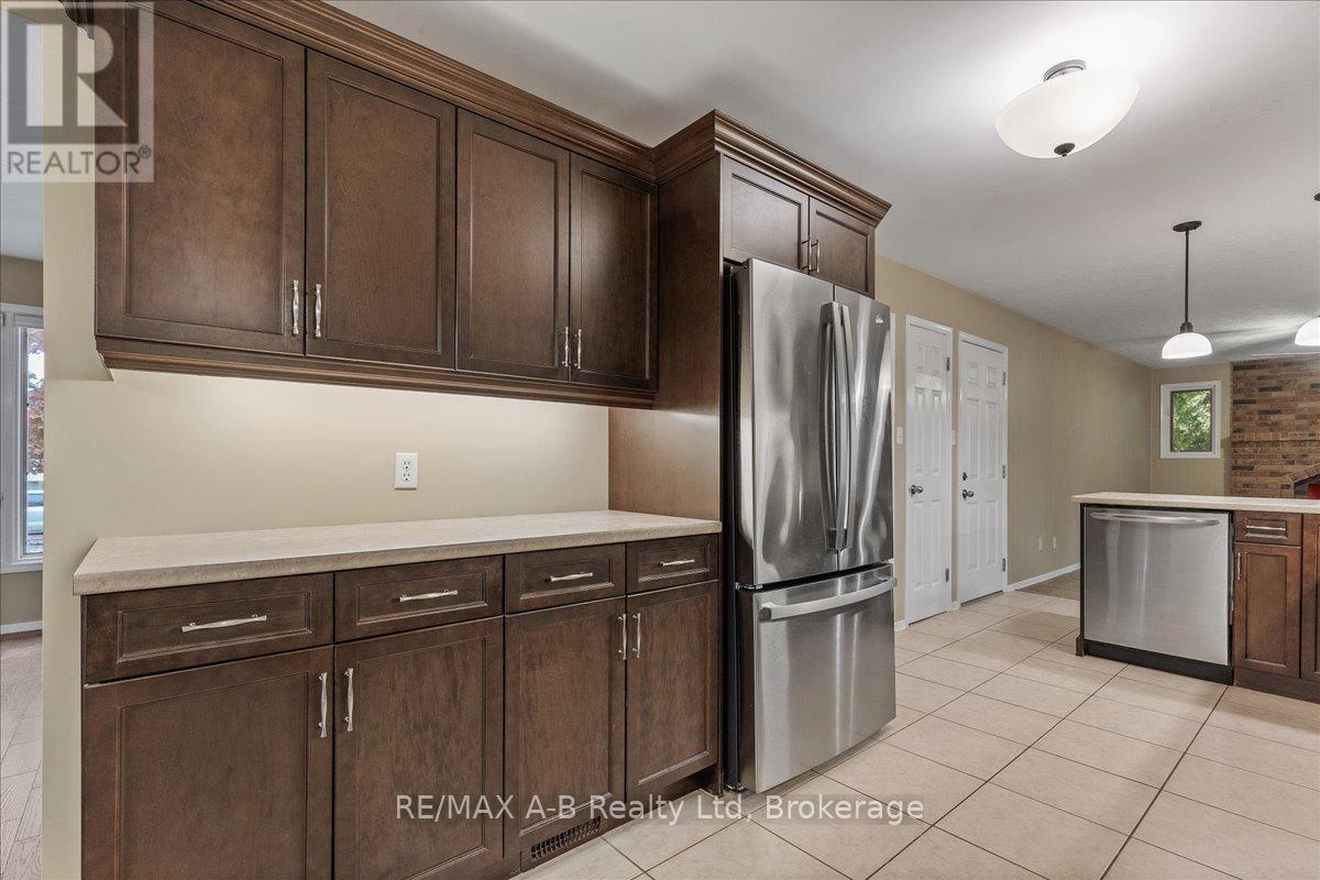86 Windemere Crescent, Stratford, Ontario  N5A 6B1 - Photo 14 - X12481870