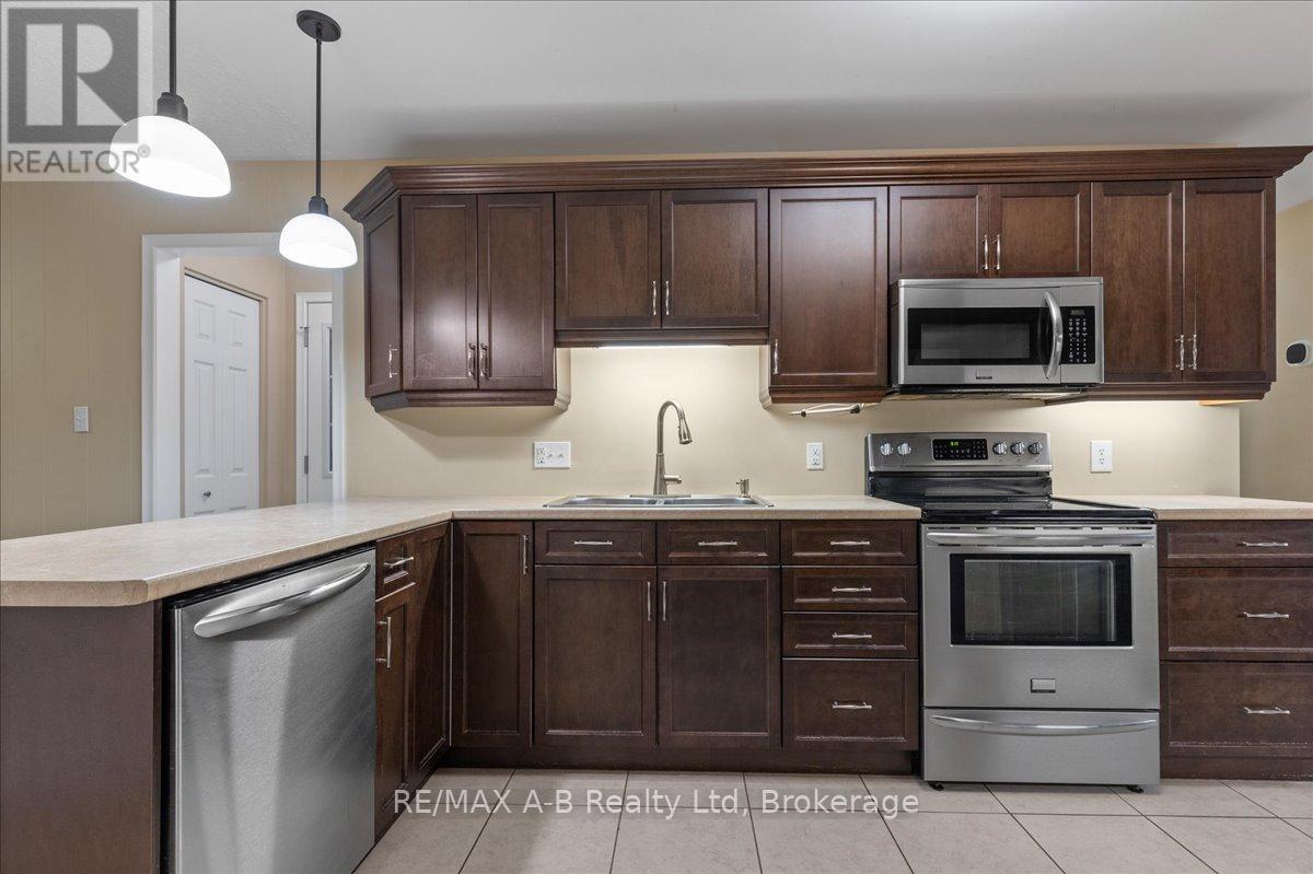86 Windemere Crescent, Stratford, Ontario  N5A 6B1 - Photo 16 - X12481870