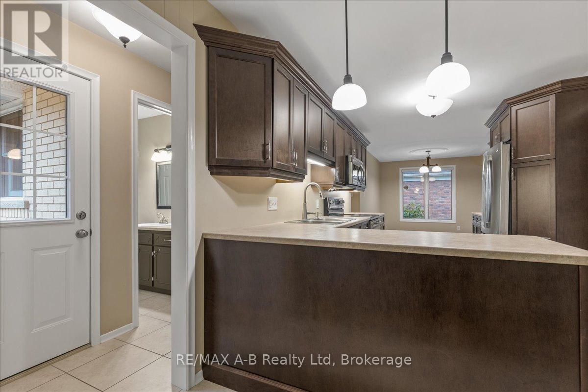 86 Windemere Crescent, Stratford, Ontario  N5A 6B1 - Photo 21 - X12481870