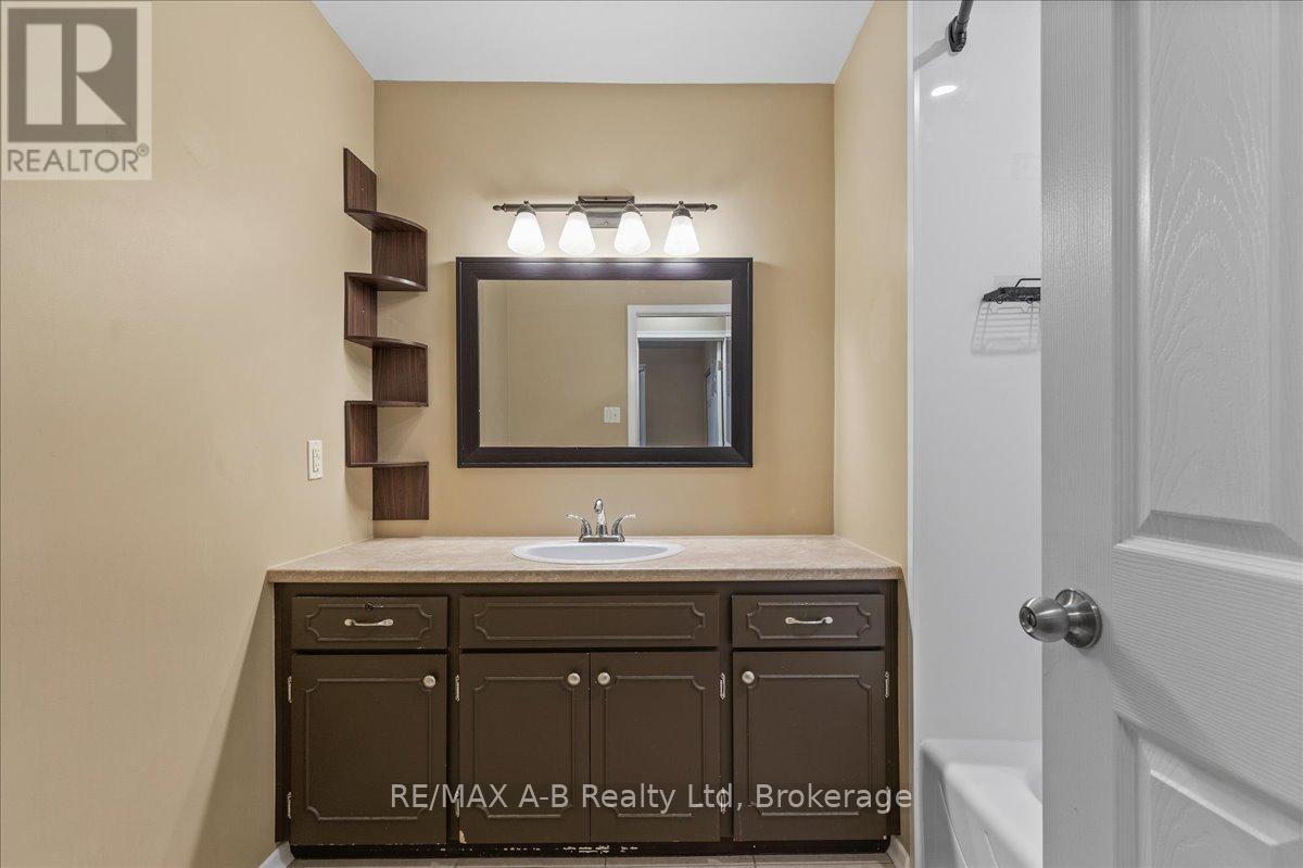 86 Windemere Crescent, Stratford, Ontario  N5A 6B1 - Photo 23 - X12481870