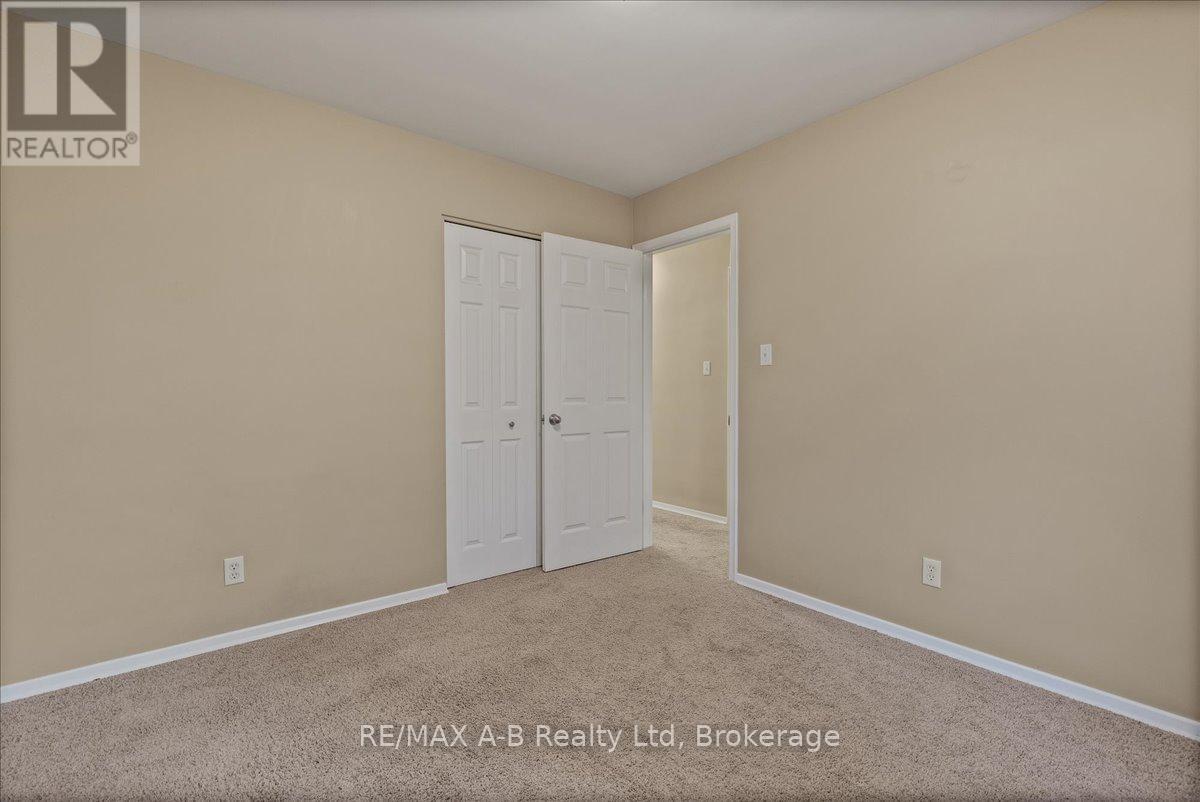 86 Windemere Crescent, Stratford, Ontario  N5A 6B1 - Photo 26 - X12481870