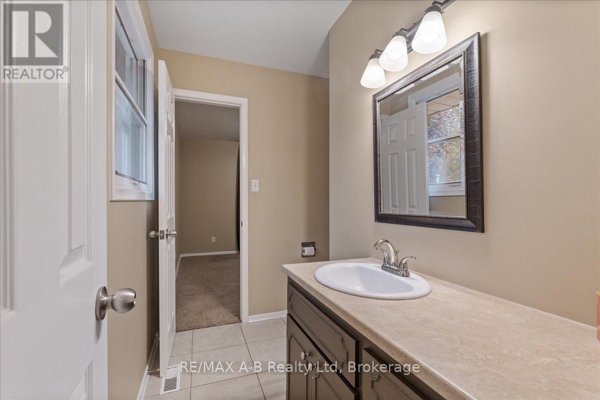 86 Windemere Crescent, Stratford, Ontario  N5A 6B1 - Photo 29 - X12481870