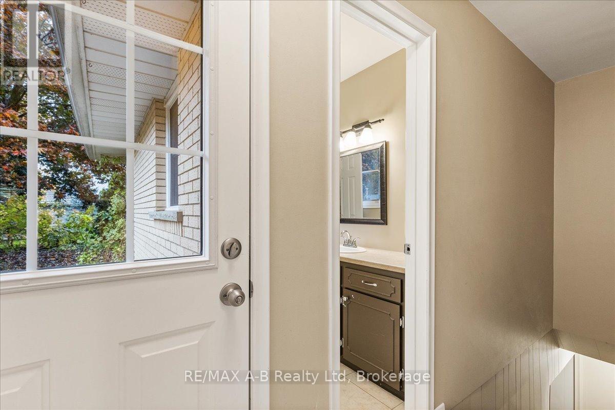 86 Windemere Crescent, Stratford, Ontario  N5A 6B1 - Photo 30 - X12481870