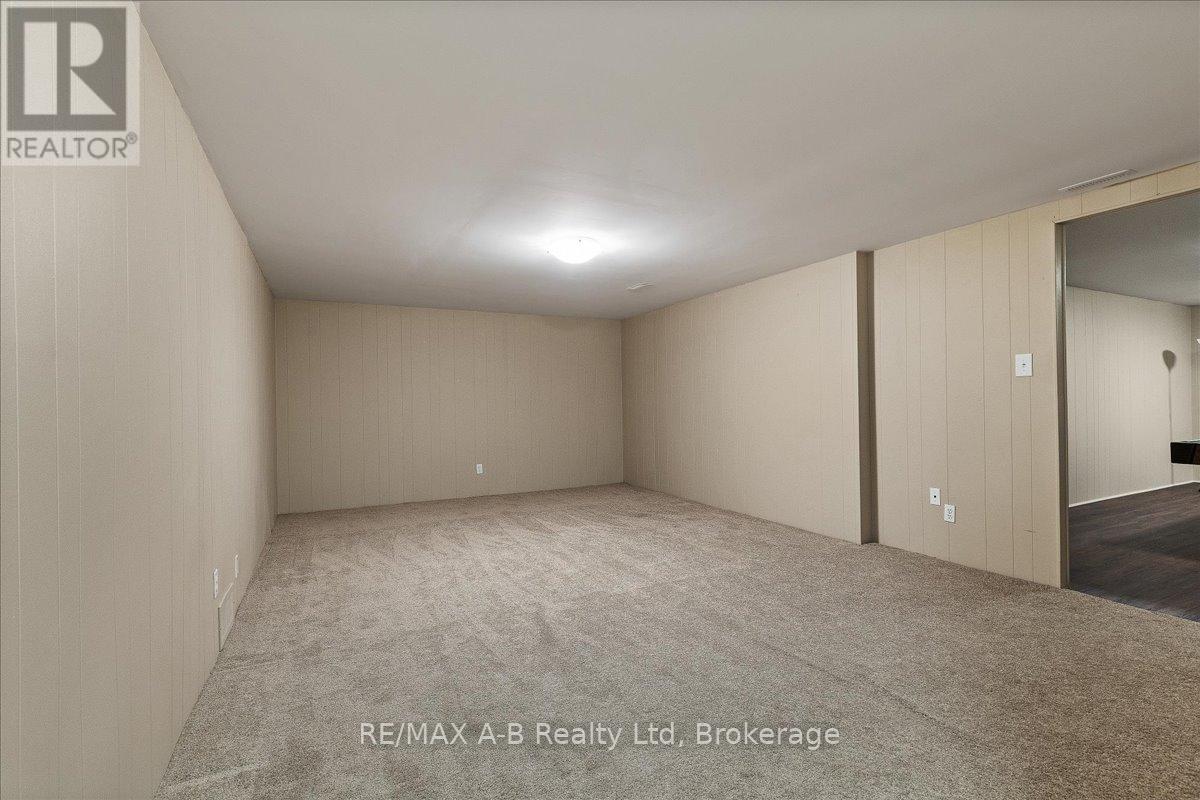 86 Windemere Crescent, Stratford, Ontario  N5A 6B1 - Photo 31 - X12481870