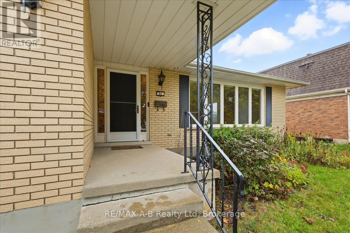 86 Windemere Crescent, Stratford, Ontario  N5A 6B1 - Photo 5 - X12481870