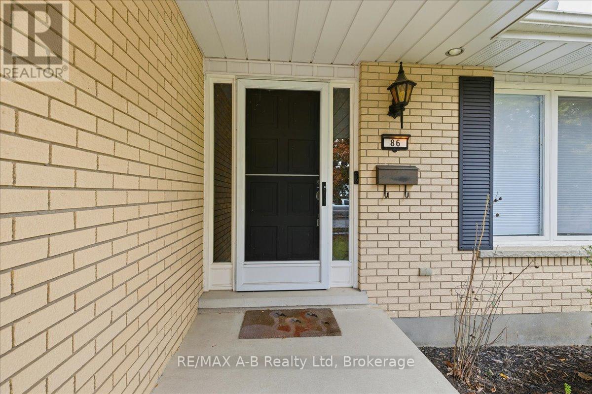 86 Windemere Crescent, Stratford, Ontario  N5A 6B1 - Photo 6 - X12481870