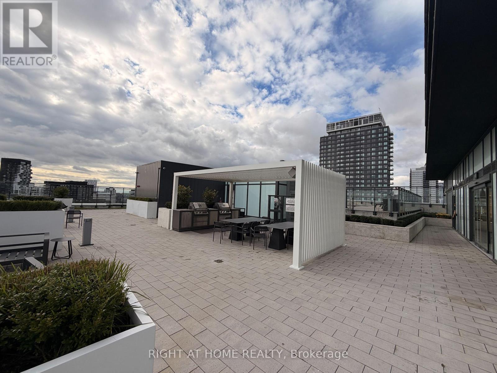 1801 - 5 Defries Street, Toronto, Ontario  M5A 0W7 - Photo 12 - C12481869